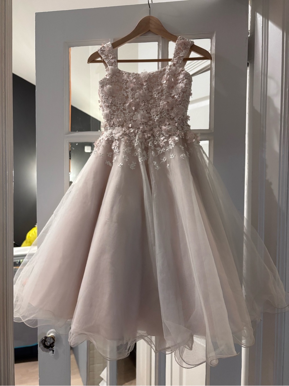 Joan Calabrese Ivory Floral Appliqué Tulle Ballgown Communion Dress - Picture 3 of 11